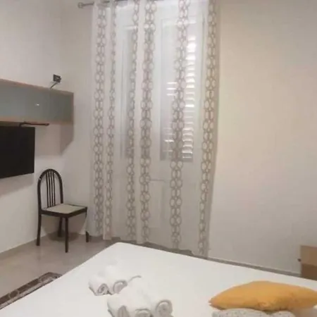 A 50mt Dal Policlinico Con Wifi E Aria Condizionata *
