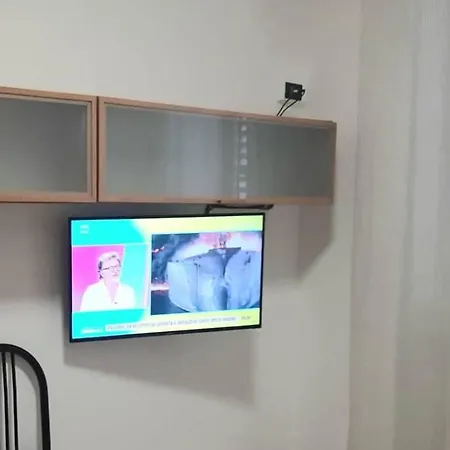 Apartment A 50mt Dal Policlinico Con Wifi E Aria Condizionata
